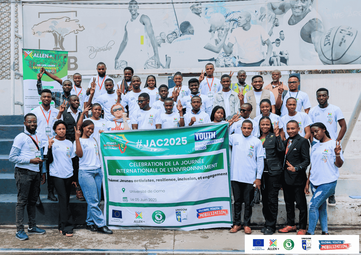 Membres de la communauté travaillant ensemble sur des projets environnementaux